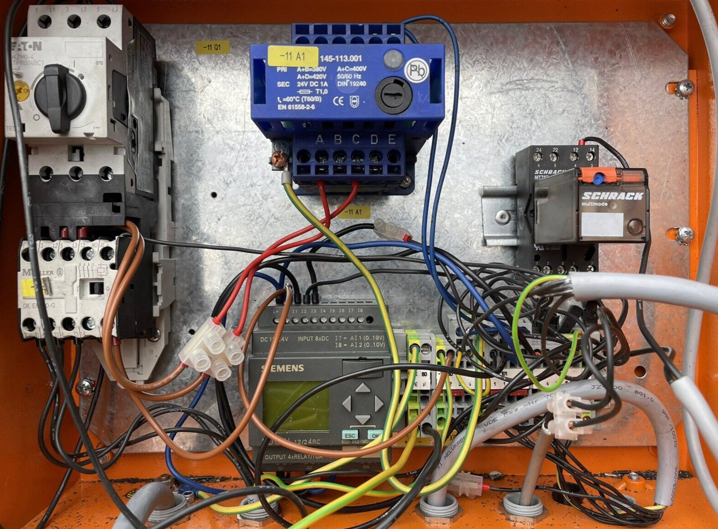 Gardner Denver Vacuum Pump 50 Hz 1.3 kW 2800/min 185-225 V 6.9 A 320-390 V 4.0 A