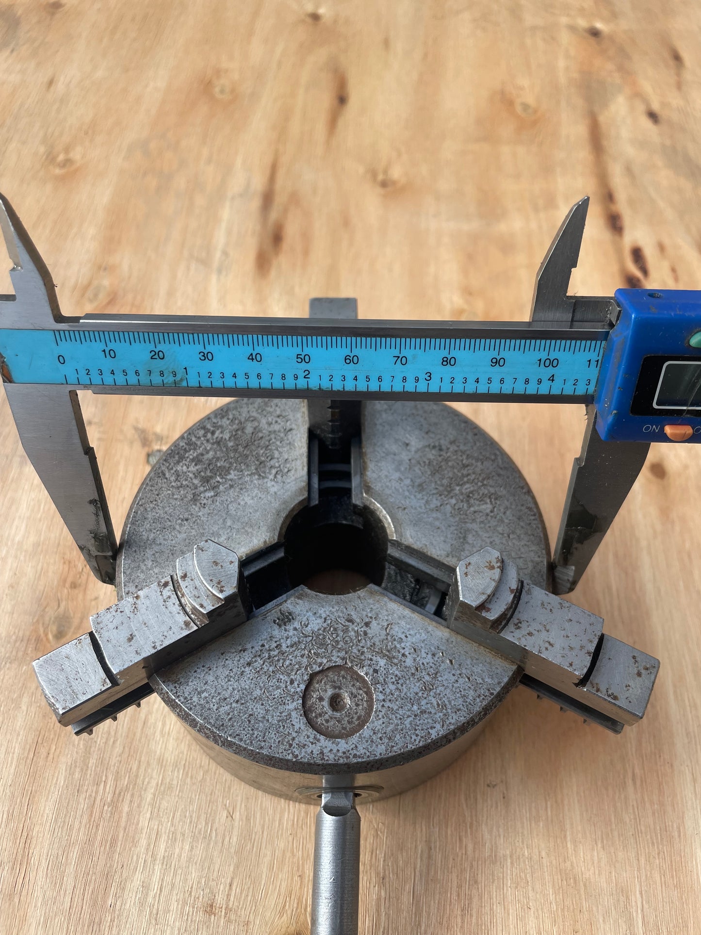 3 jaw chuck 4-1/4 Lathe chuck with key