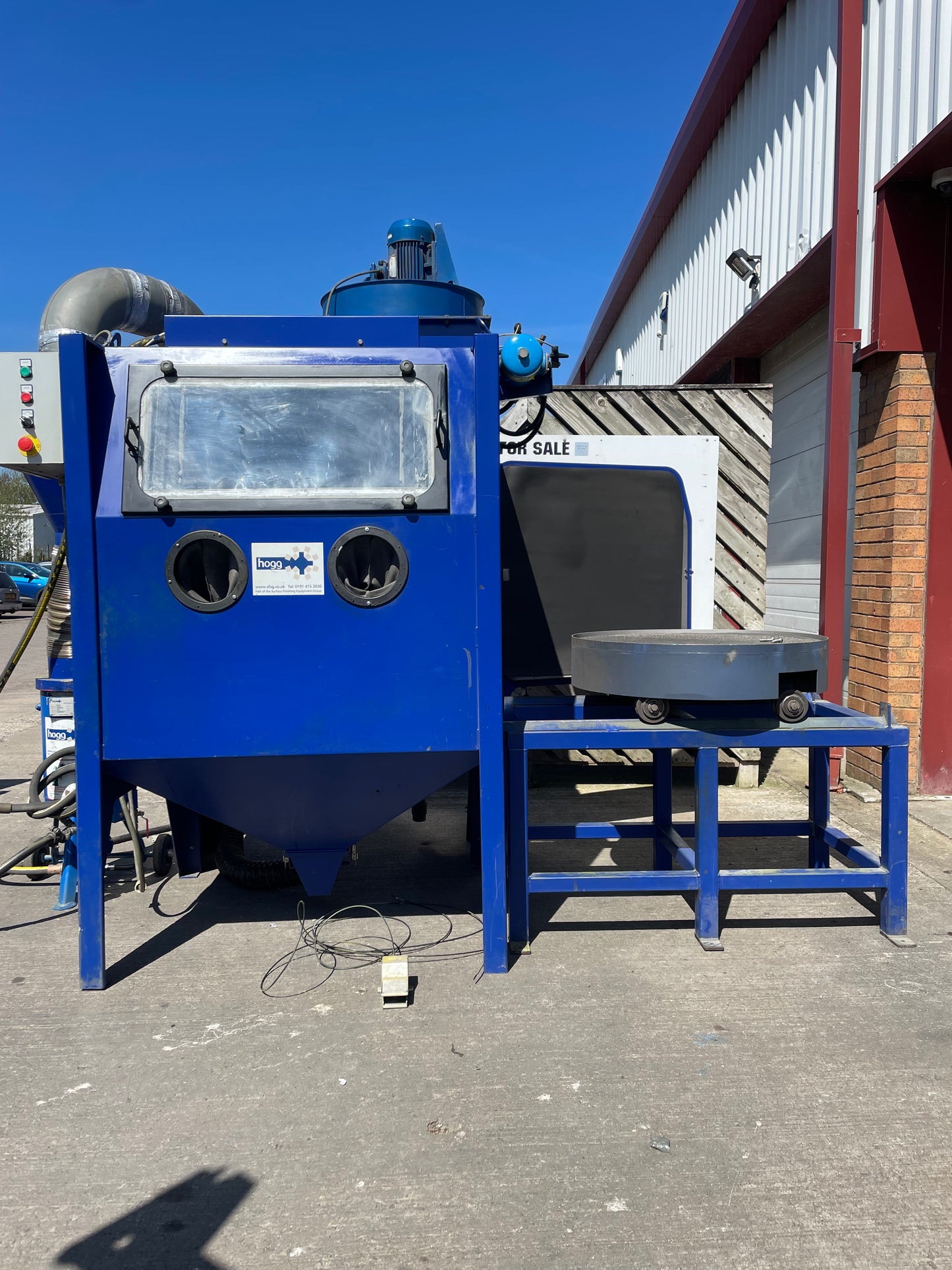 HOGG LARGE PRESSURE CABINET EXTRACTOR SHOT BLASTING BEAD BLAST SAND GRIT