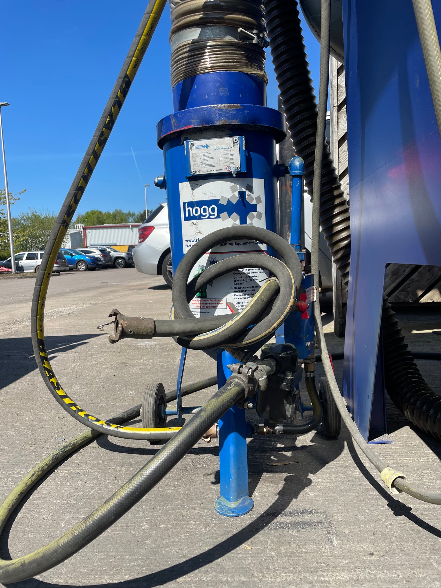 HOGG LARGE PRESSURE CABINET EXTRACTOR SHOT BLASTING BEAD BLAST SAND GRIT