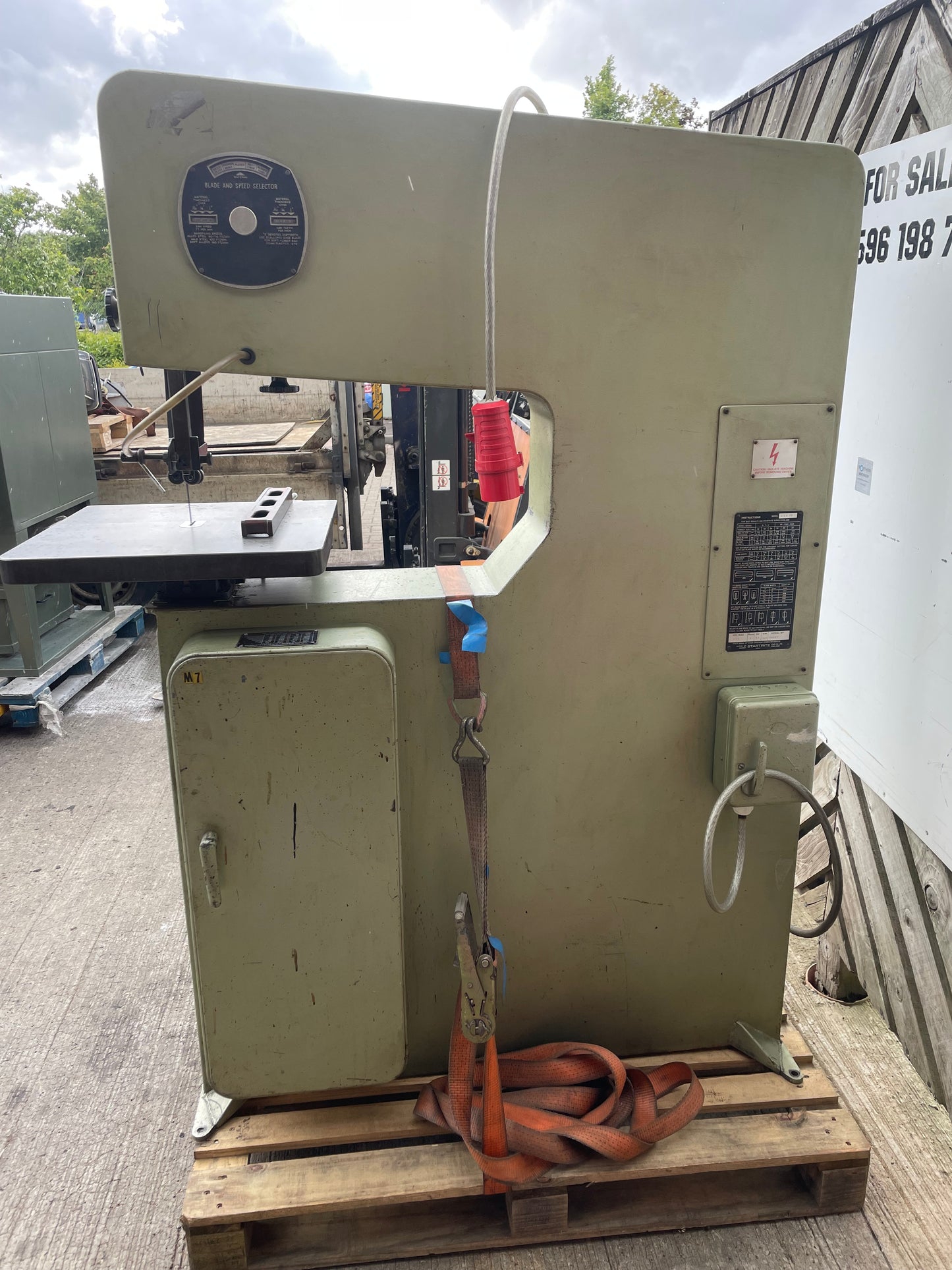 Startrite 24-V-10 Vertical Bandsaw