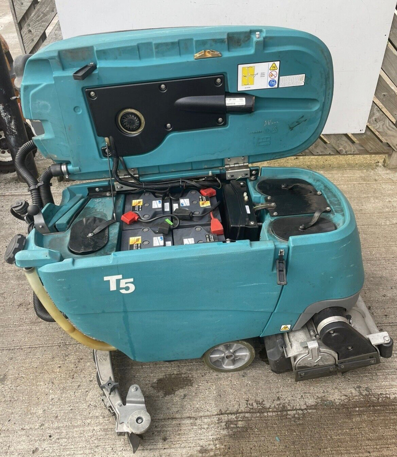 Tennant T5 Industrial Pedestrian Scrubber Dryer - 240 volt