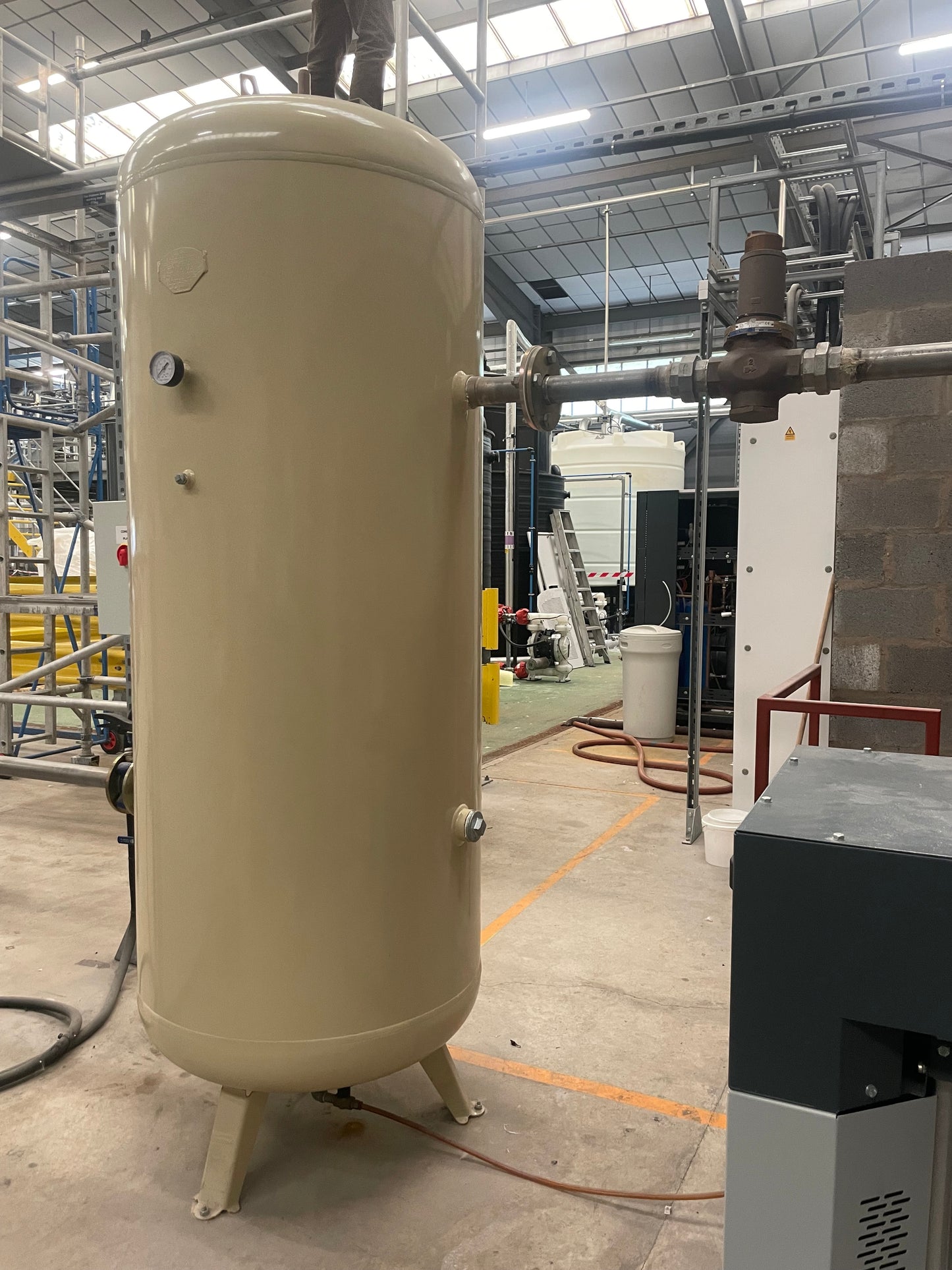 Champion  FM37RS Invertor Screw Compressor 800 hours  + 1000L tank + Water Trap