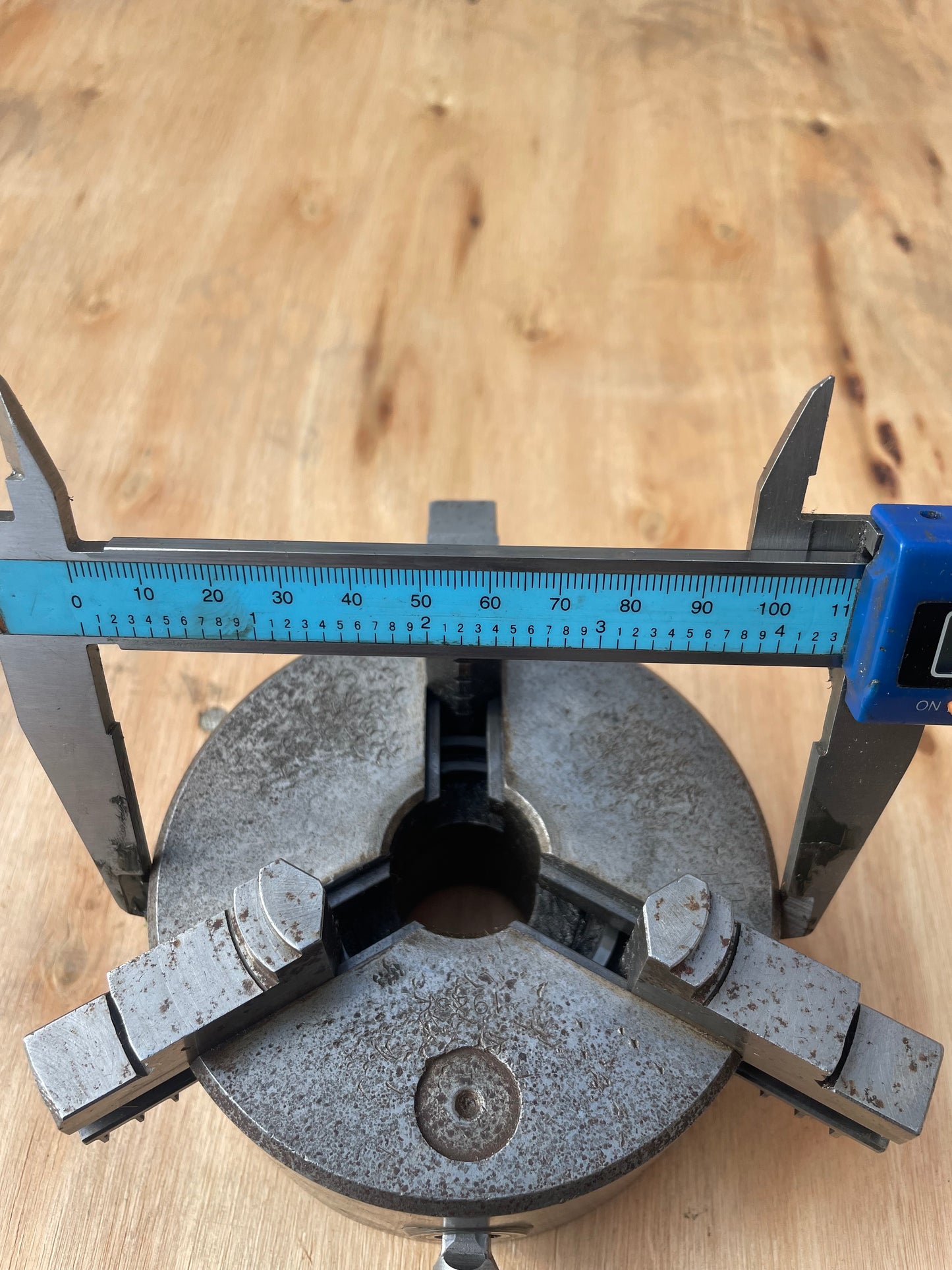 3 jaw chuck 4-1/4 Lathe chuck with key