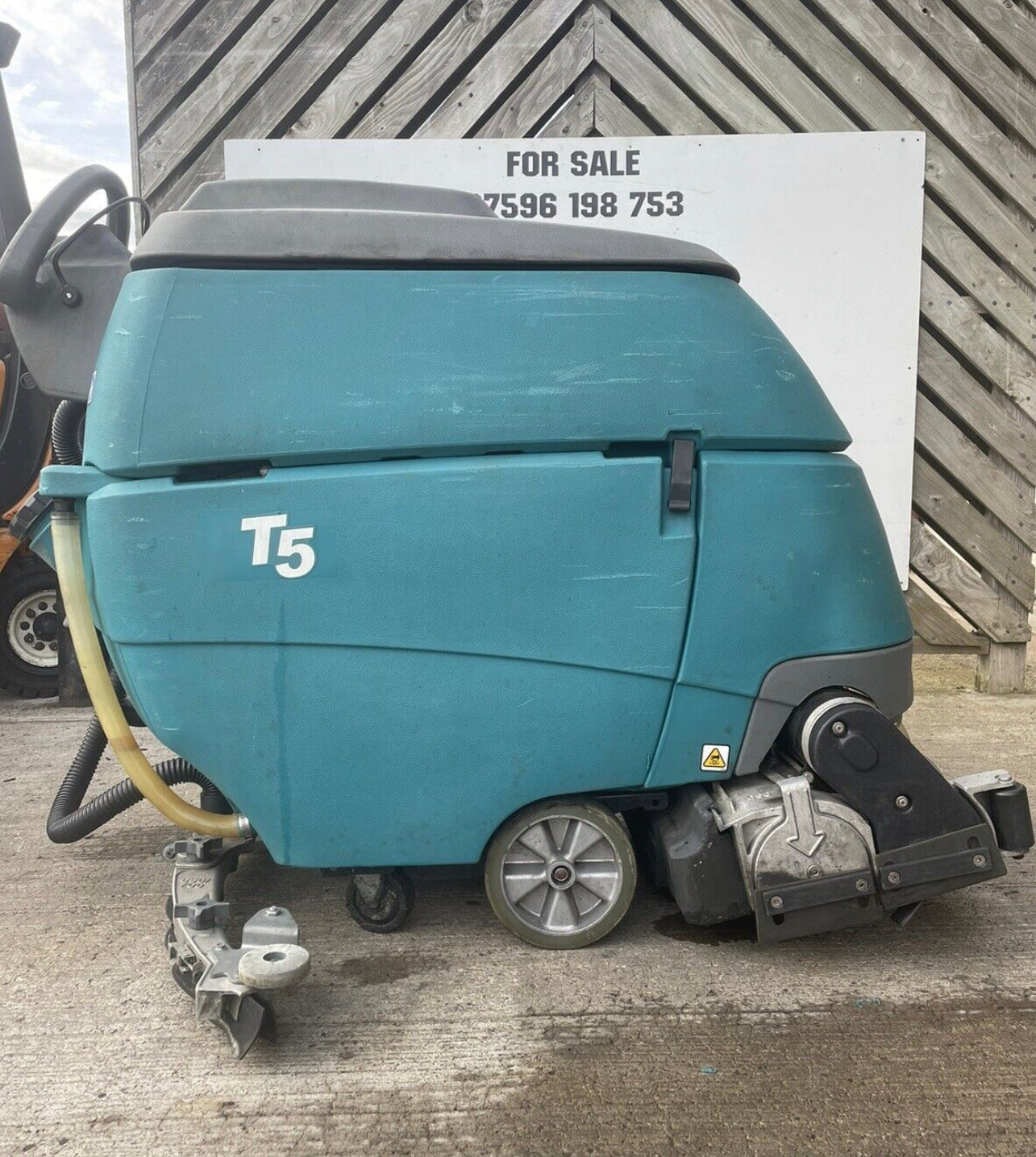 Tennant T5 Industrial Pedestrian Scrubber Dryer - 240 volt