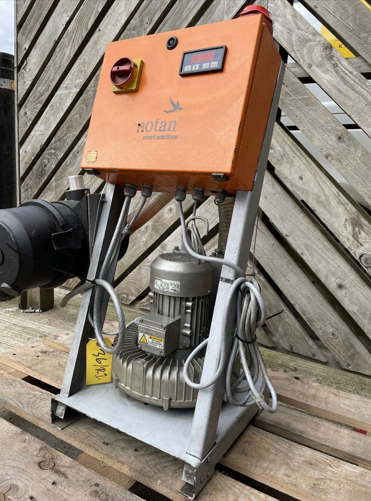 Gardner Denver Vacuum Pump 50 Hz 1.3 kW 2800/min 185-225 V 6.9 A 320-390 V 4.0 A