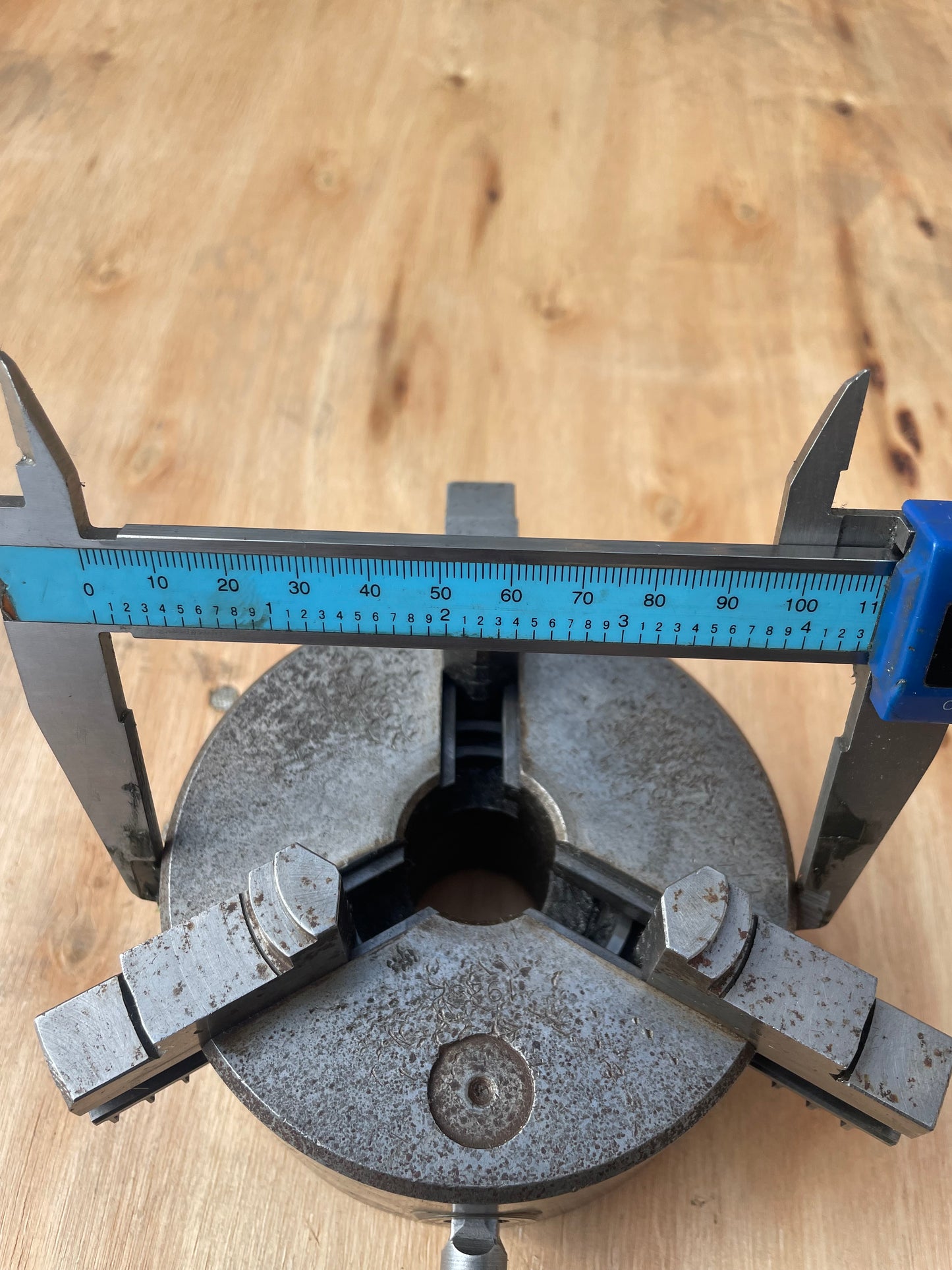 3 jaw chuck 4-1/4 Lathe chuck with key