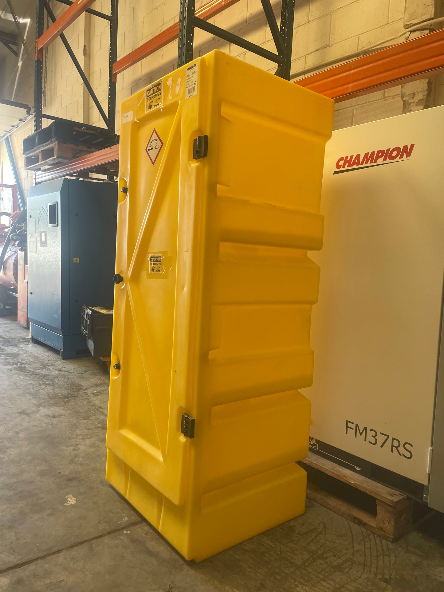 Liquid Chemical Hazardous Storage Cabinet COSHH ( BUND 70 L SPILL CAPACITY  )