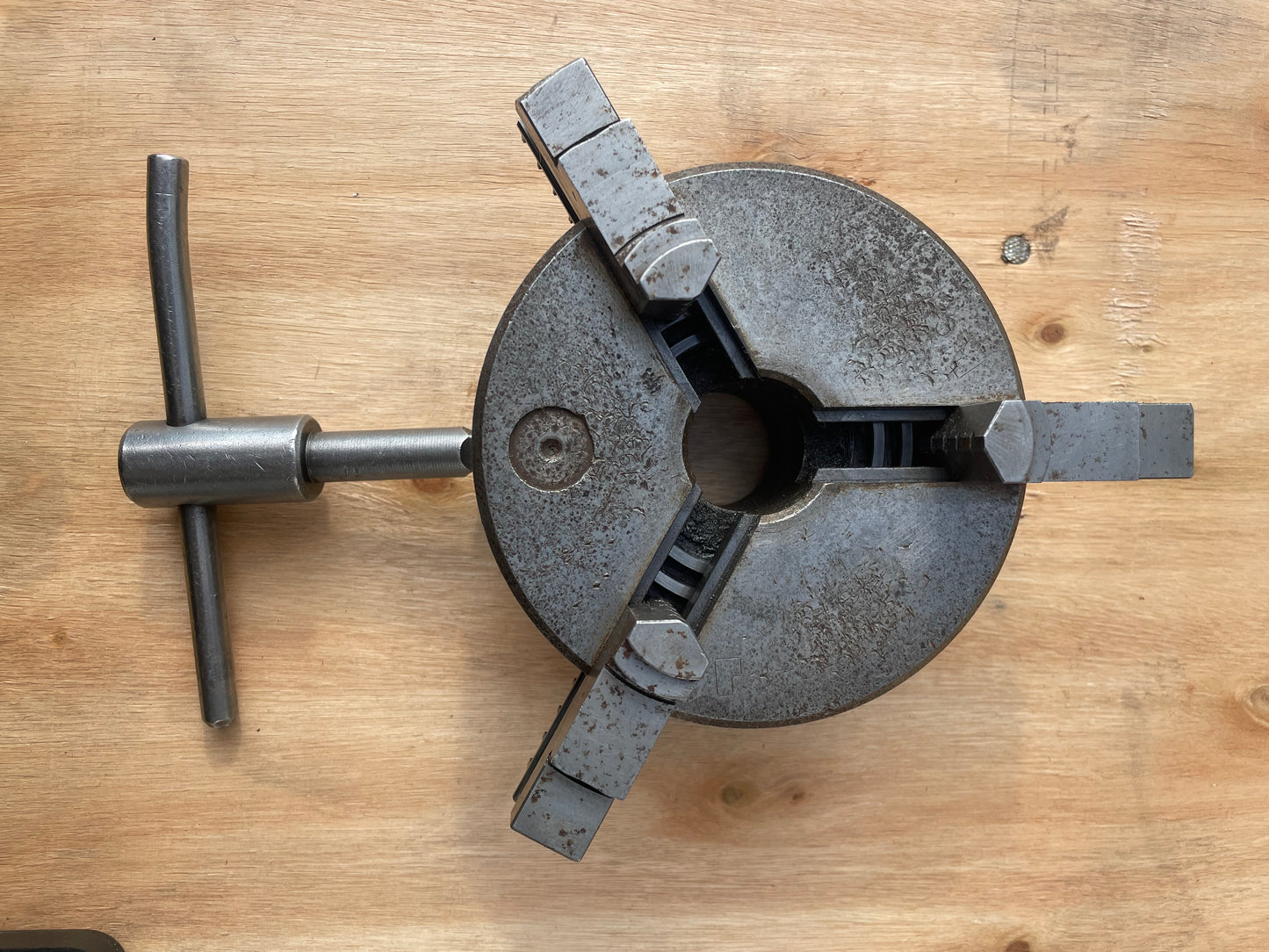 3 jaw chuck 4-1/4 Lathe chuck with key