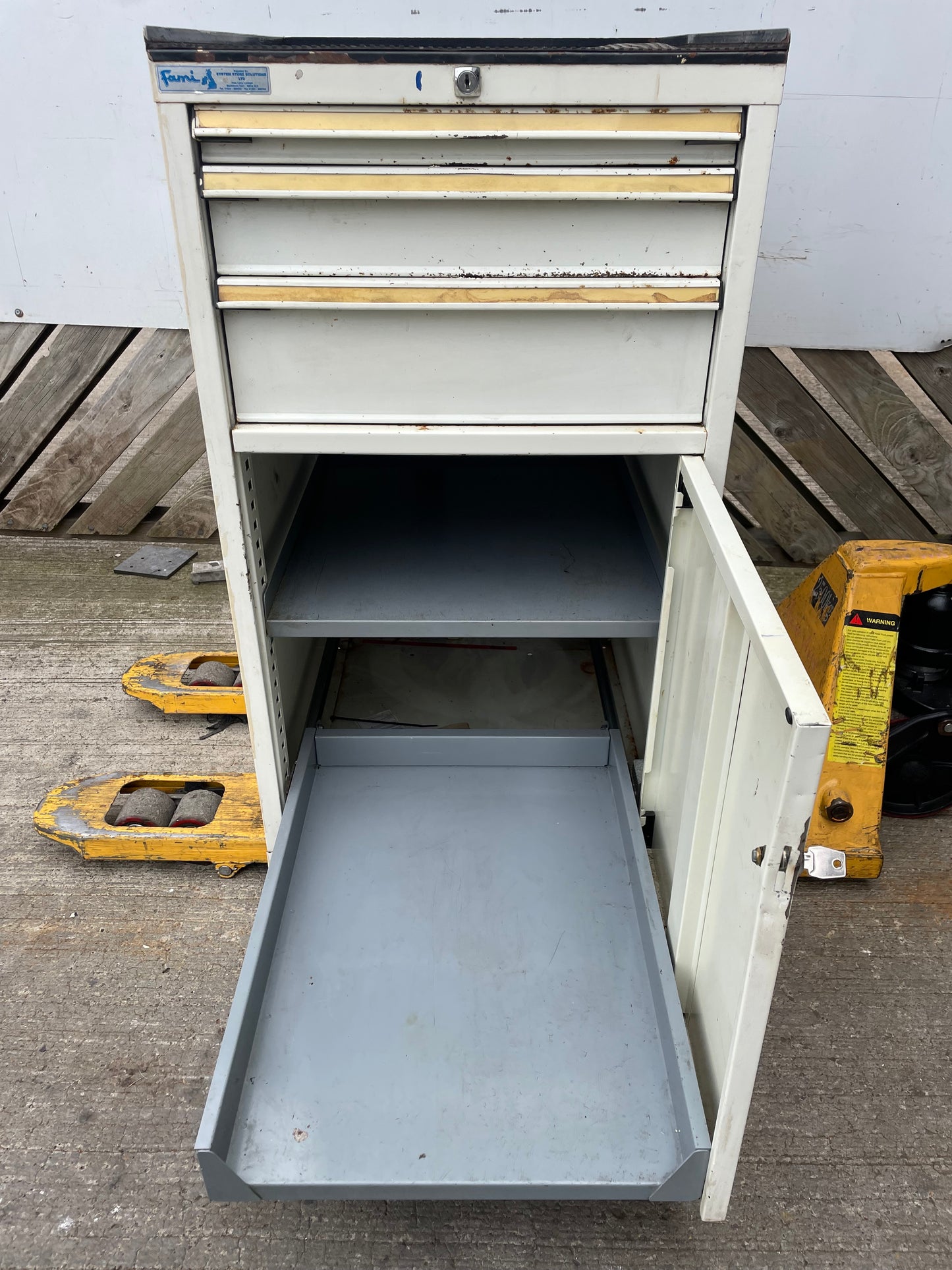 INDUSTRIAL TOOLING CABINET DRAWERS CNC ENGINEERING POLSTORE BOTT VIDMAR LISTA