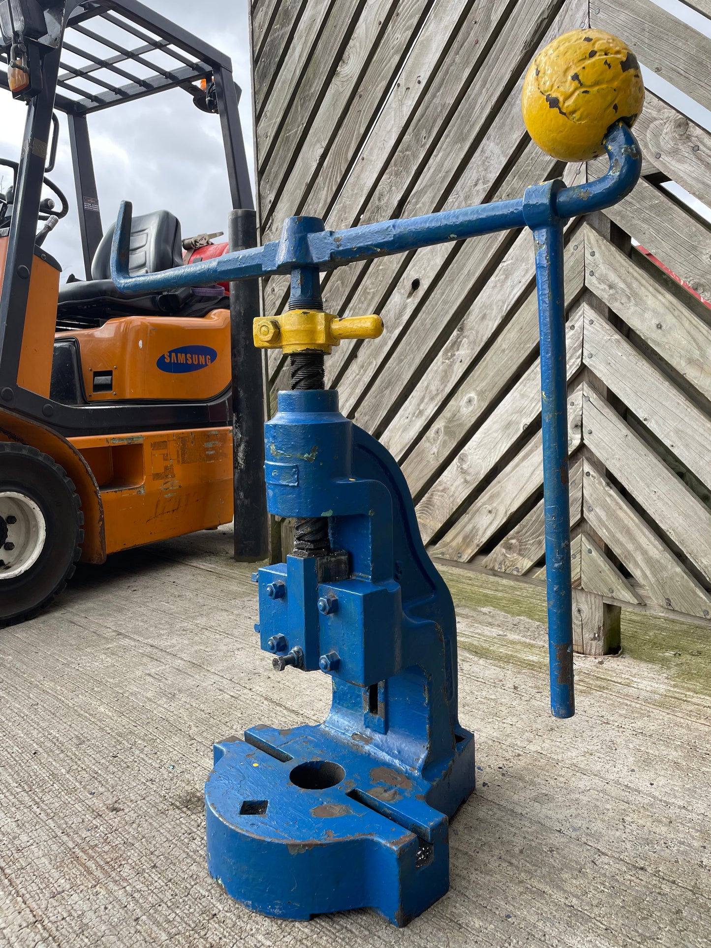 Large No. 4 Fly Press