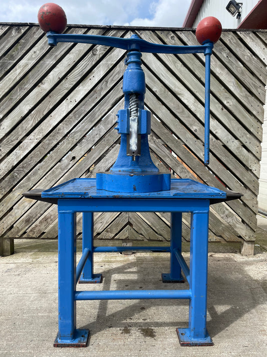 No 6 DB Deep Bed THE DENBIGH Fly Press - Twin Weights On Table - GREAT CONDITION