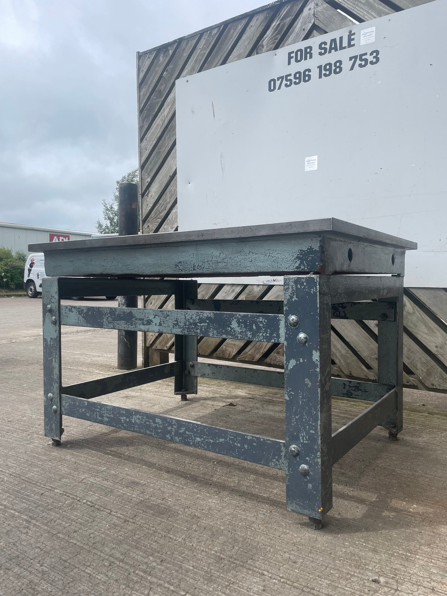 CROWN Cast Iron Engineers Surface Table marking out table - welding table