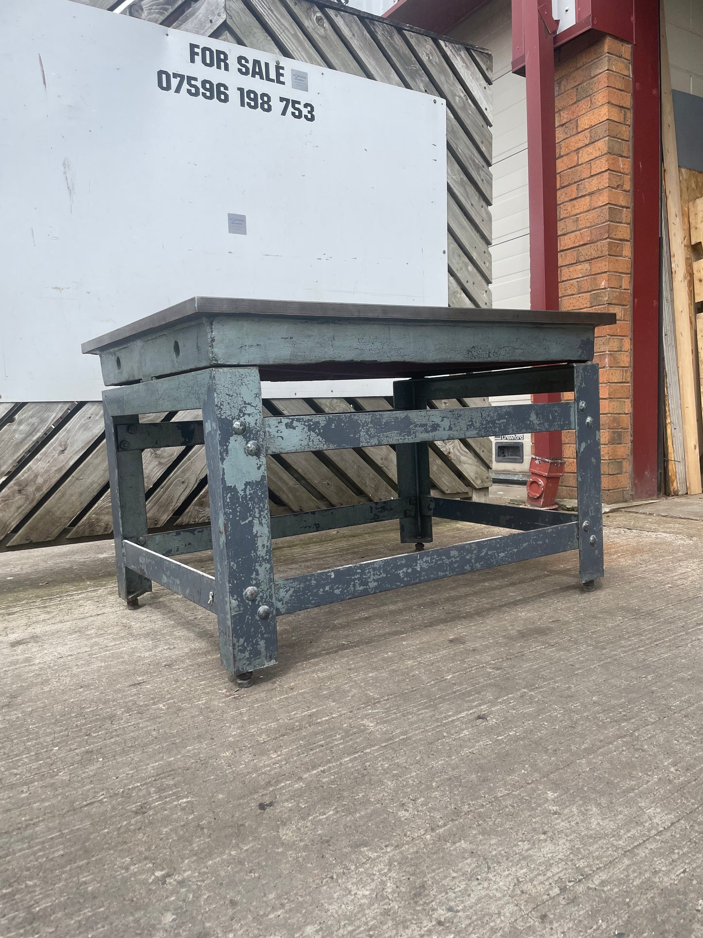CROWN Cast Iron Engineers Surface Table marking out table - welding table