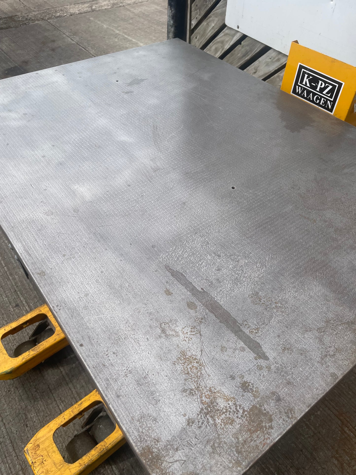 CROWN Cast Iron Engineers Surface Table marking out table - welding table