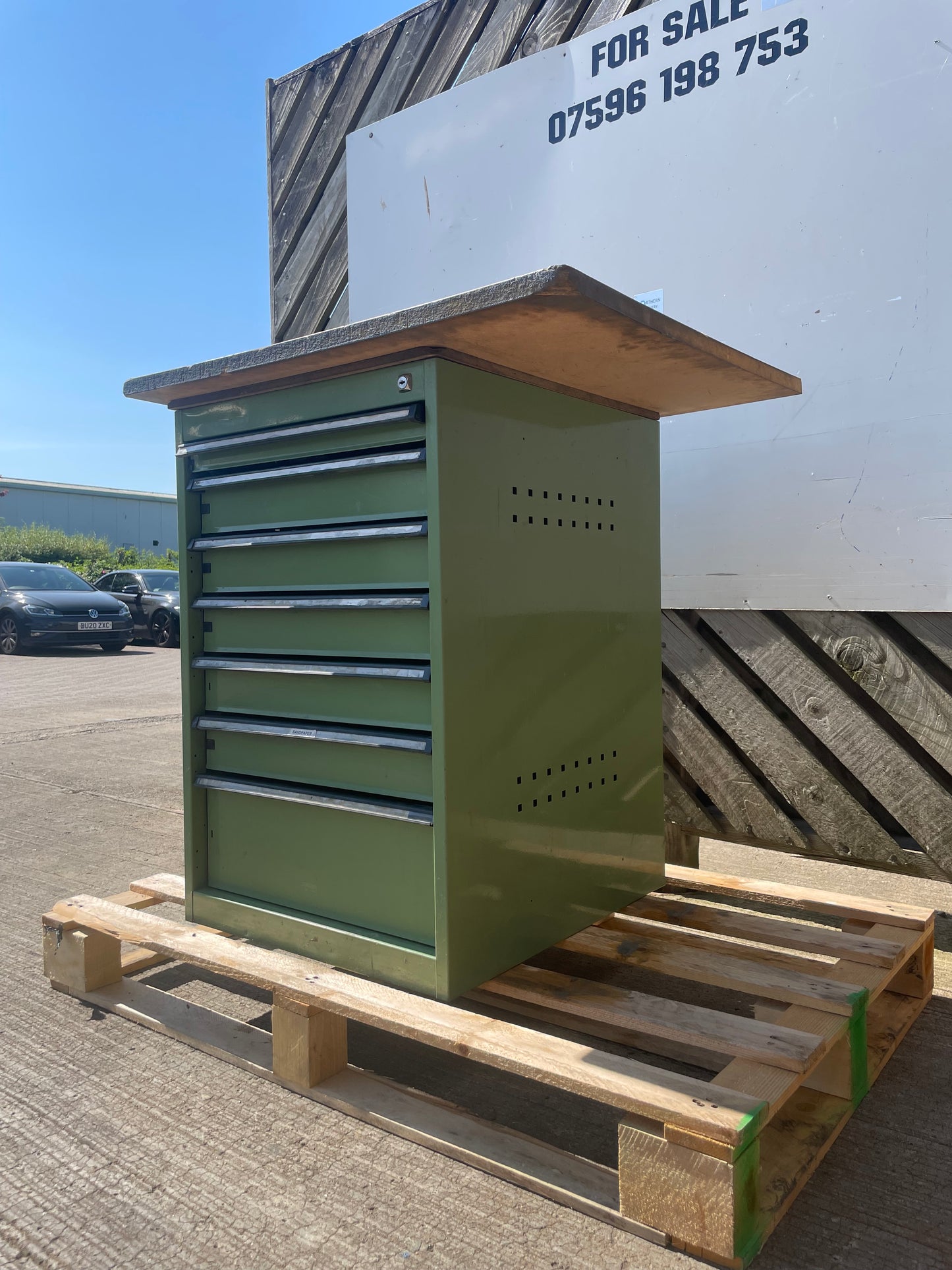 7 DRAWER TOOL CABINET - ENGINEERING INDUSTRIAL TOOLING CABINET - DEXION BOT ?
