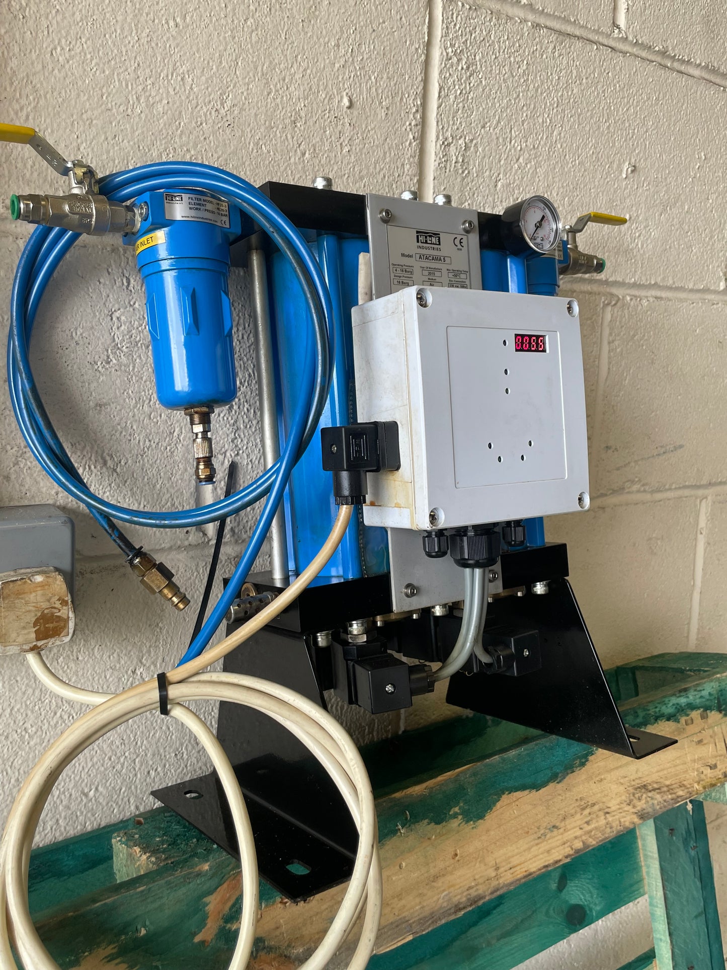 HI-LINE Atacama 5 - 5 cfm Desiccant, Adsorption Air Dryer