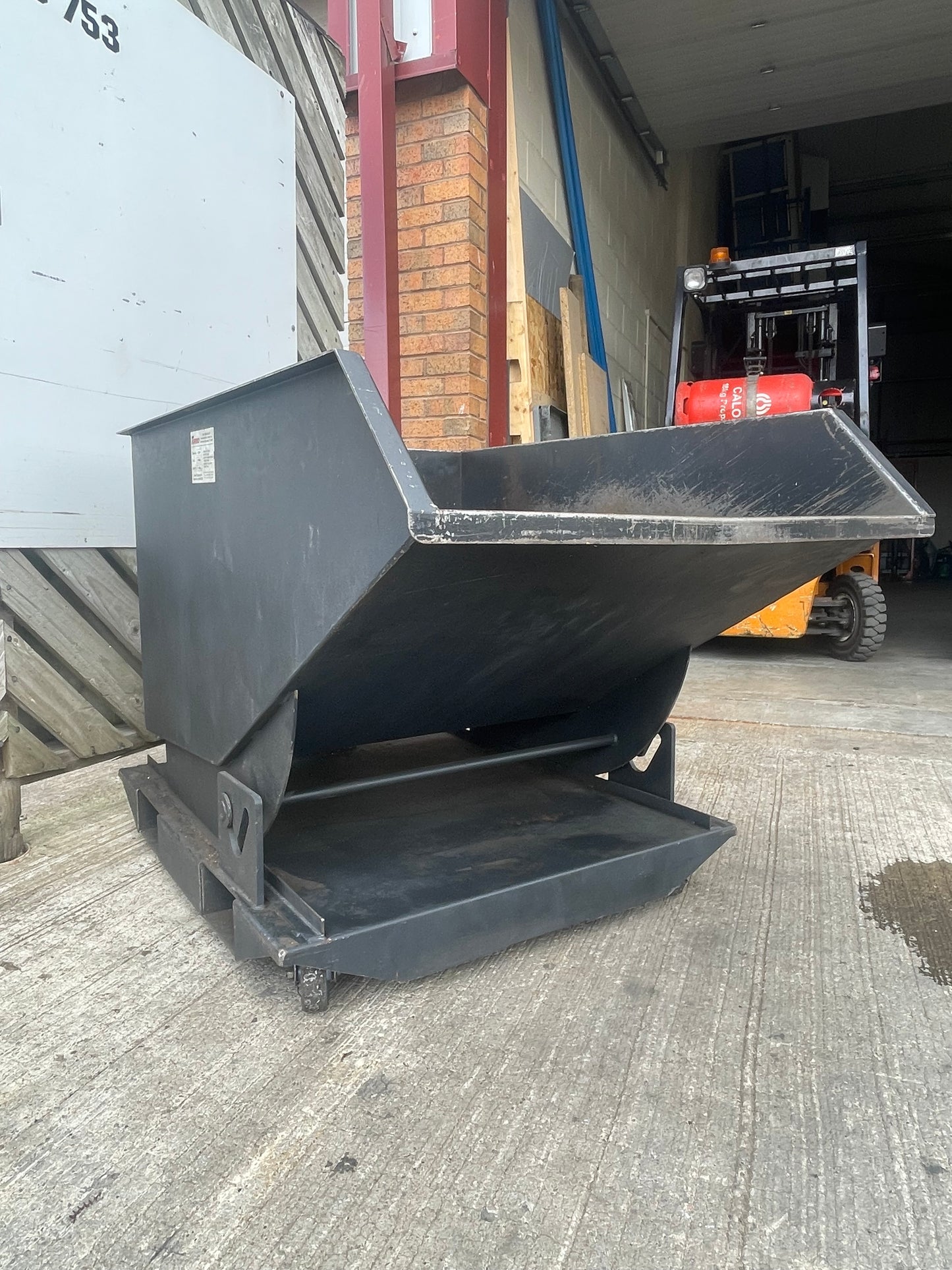 1 x Forklift Tipping Skip, Tipping Skip, Scrap Skip, Waste Skip, Recycling Skip