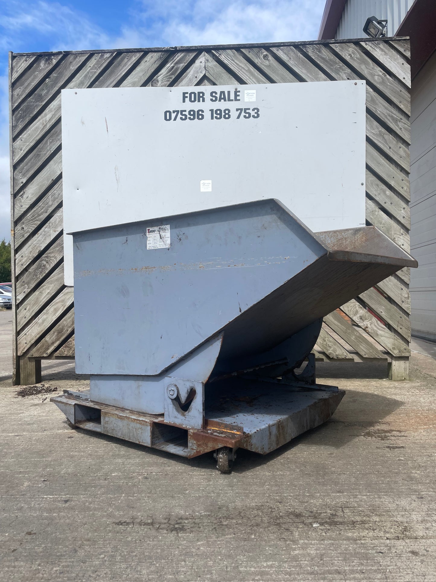 1 X Turbo Swarf Tipping Bin, Forklift Tipping Skip 500 Kg On Wheels ( Lot 1 )