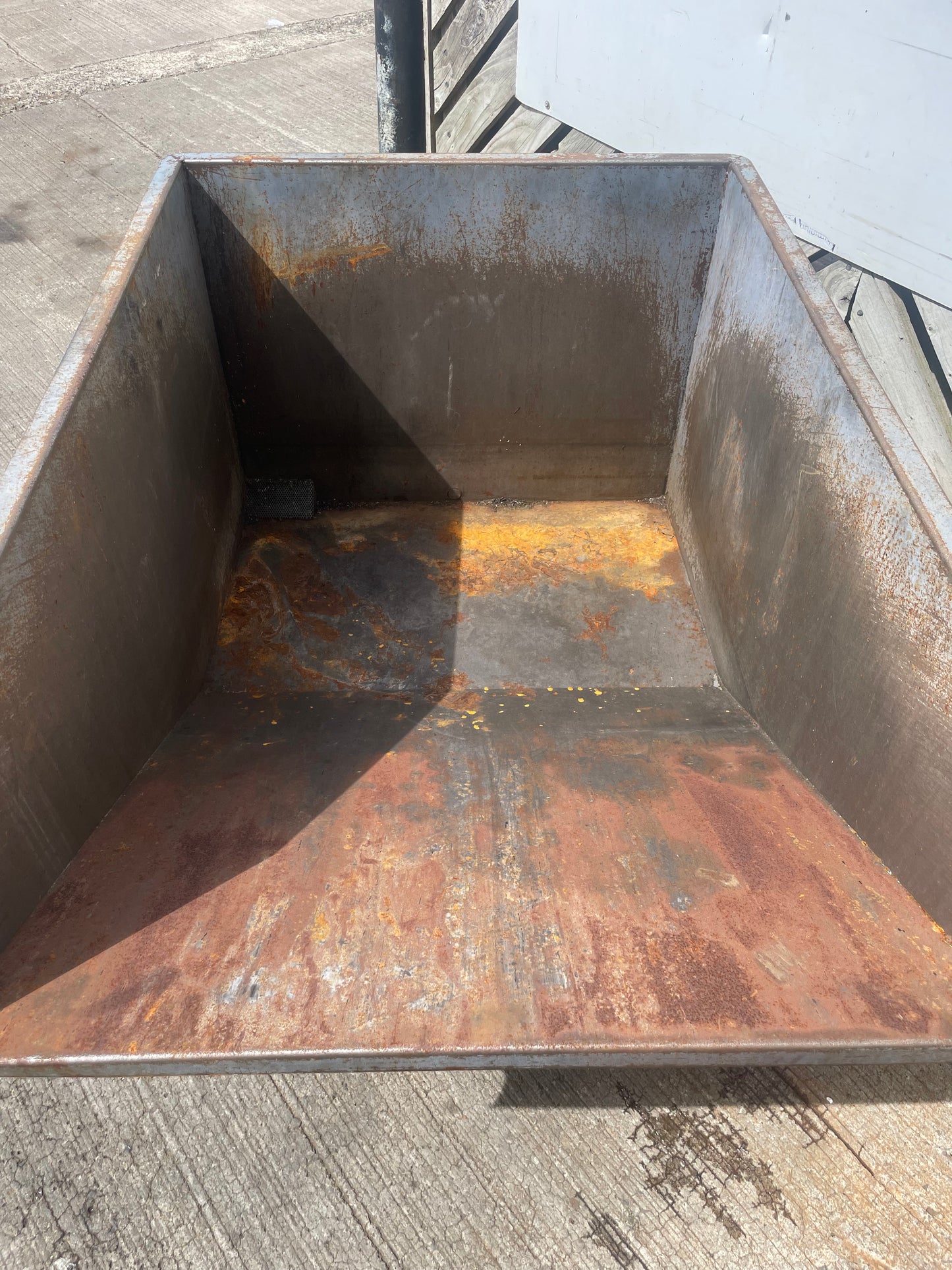 1 X Turbo Swarf Tipping Bin, Forklift Tipping Skip 500 Kg On Wheels ( Lot 1 )