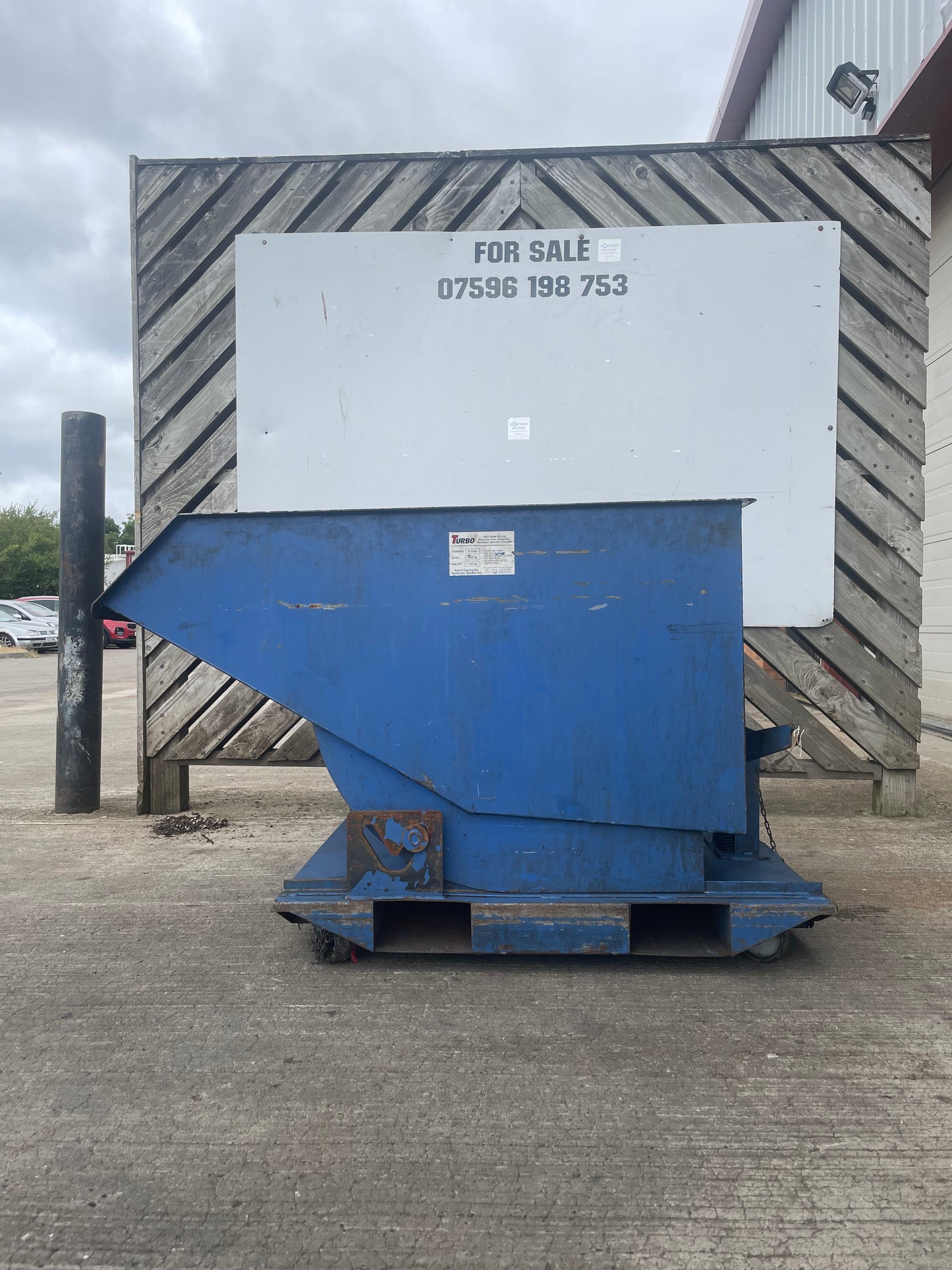 1 x Turbo Forklift Tipping Skip waste Bin Recycling Skip on wheels 500 Kg