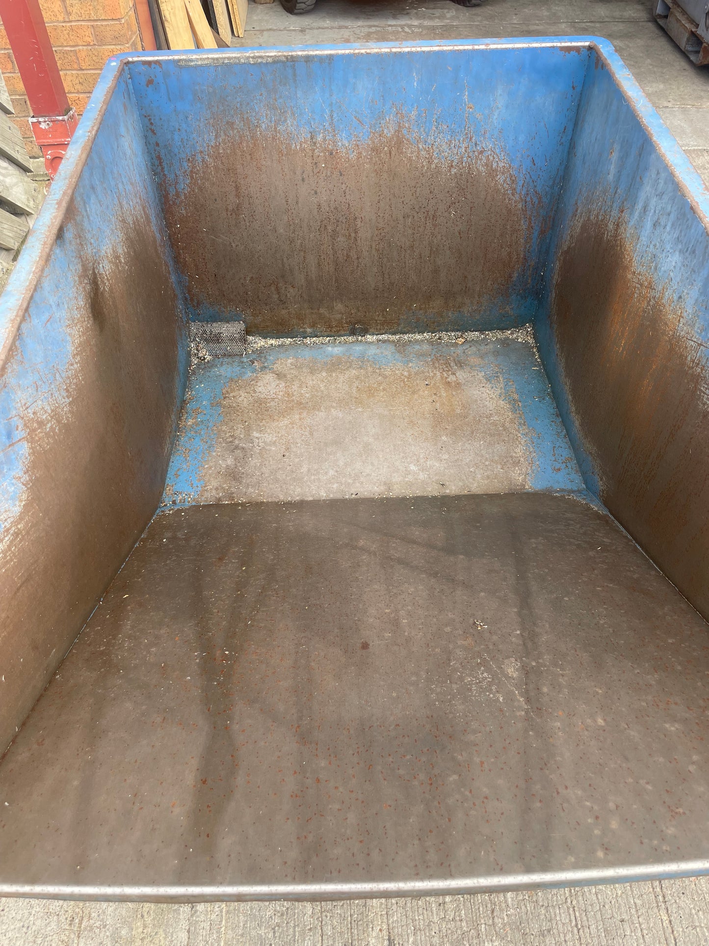 1 x Turbo Forklift Tipping Skip waste Bin Recycling Skip on wheels 500 Kg